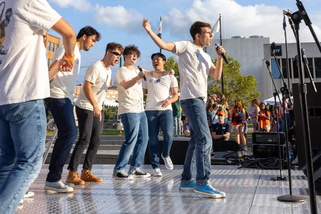 Students performing at Citrus in the city in downtown Syracuse.